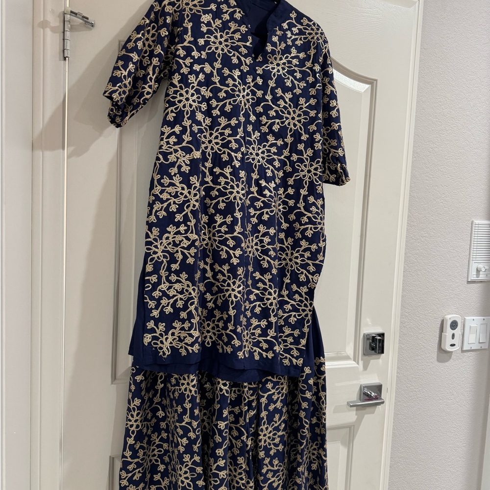 Elegant Navy and Cream Floral Dress